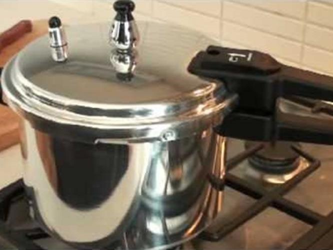 फक्त भात खिचडीसाठीच नाही; 'या' कामांसाठीही कुकरची मदत घ्या, अवघड कामं होतील सोपी, झटपट फक्त भात खिचडीसाठीच नाही; 'या' कामांसाठीही कुकरची मदत घ्या, अवघड कामं होतील सोपी, झटपट